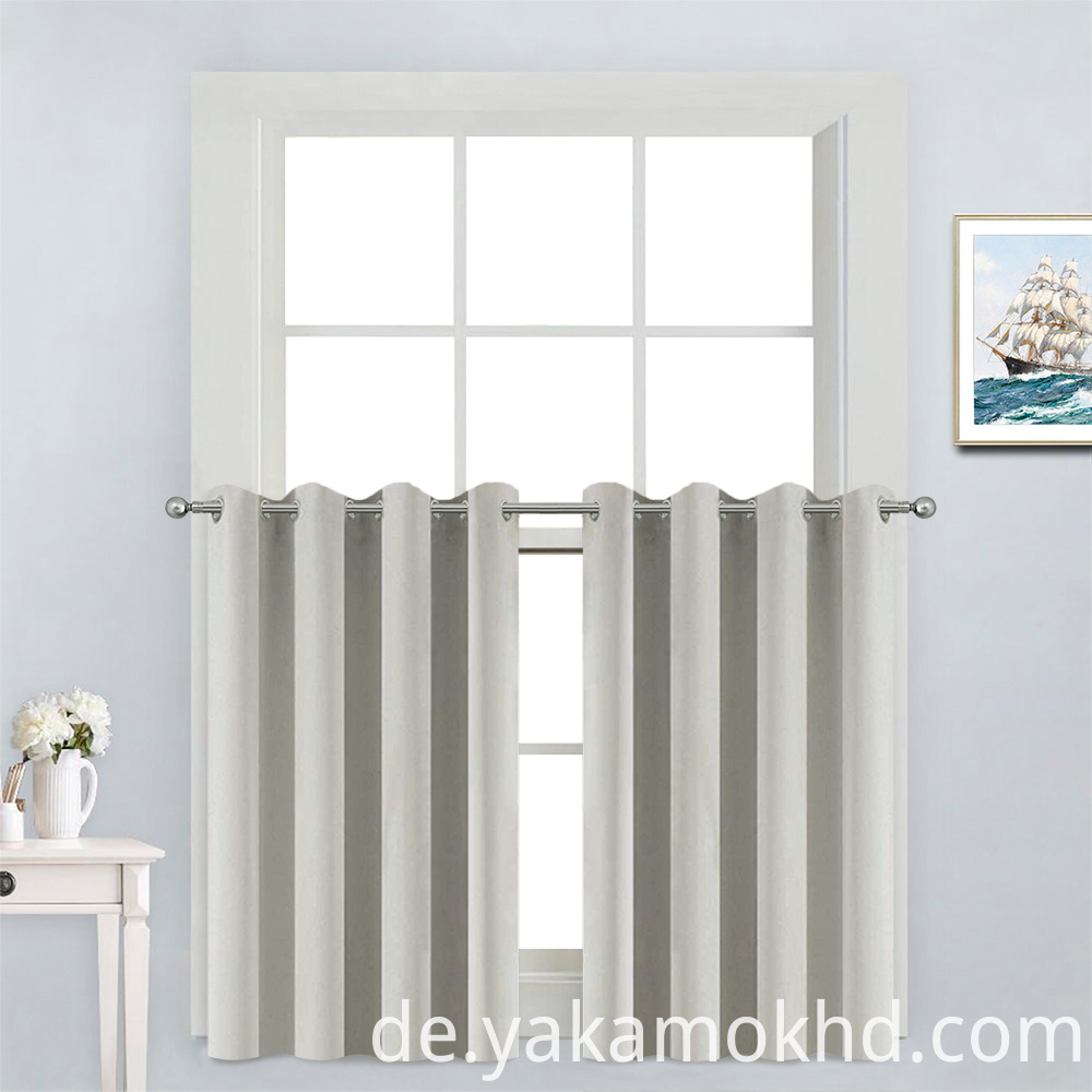 Cremefarbene kurze Vorhänge Cream Short Curtains